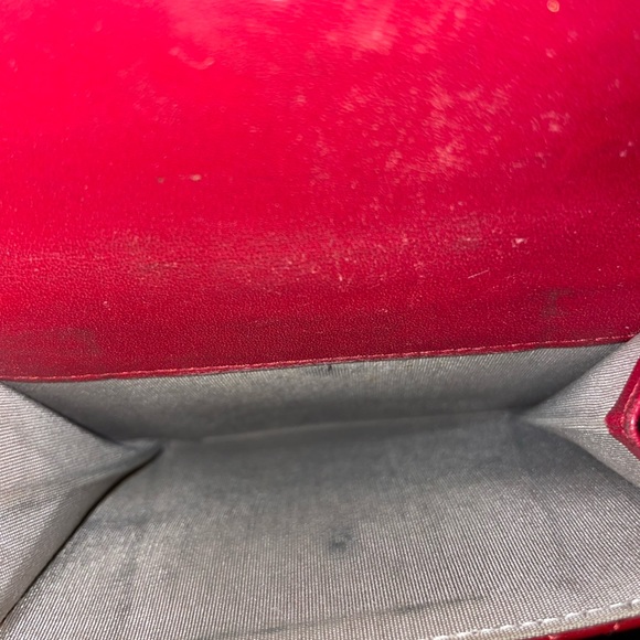 Chanel Shiny Red Quilted Wallet - Picture 4 of 14